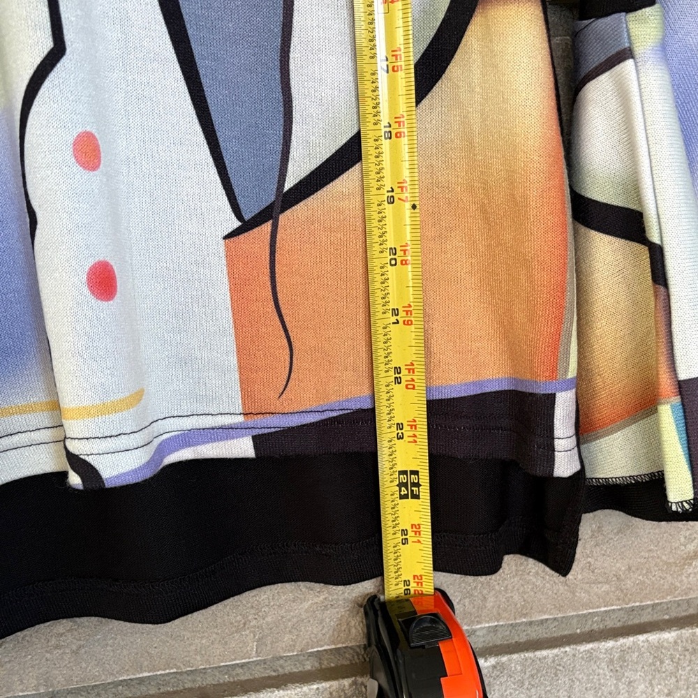 Abstract Colorblock Bell-Sleeve Top - Picture 9 of 10